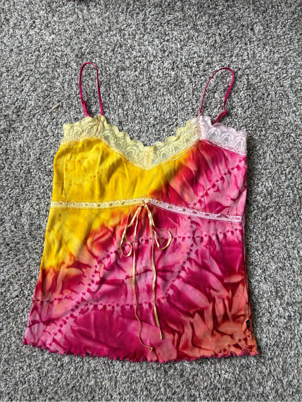 NWT VINTAGE 2000s TIE DYE LACE CAMI TANK